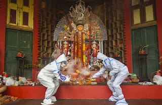 UP Covid Guidelines: नवरात्रि-दशहरा और चेहल्लुम के मद्देनजर योगी सरकार ने जारी किए नए दिशानिर्देश, इन नियमों का करना होगा पालन