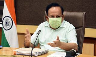 बच्चों, बुजुर्गों को नहीं....इन्हें दी जाएगी सबसे पहले कोरोना वैक्सीन, Sunday Samvaad में स्वास्थ्य मंत्री ने दी बड़ी जानकारी