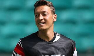 Agent Slams Mikel Arteta For Not Treating Arsenal Midfielder Mesut Ozil Fairly