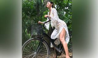 मौनी रॉय का ये फैशन सेंस लोगों को बेहूदा लगा, बोले- सलवार पहनना भूल गईं क्या?