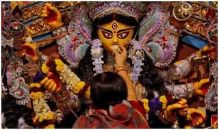 Durga Puja 2021: पश्चिम बंगाल सरकार ने दुर्गा पूजा के दौरान दी नियमों में ढील, दुकानें और रेस्तरां खुलने पर कोई प्रतिबंध नहीं