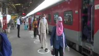 Indian Railways/IRCTC: बिहार, यूपी, झारखंड के लिए 330 स्पेशल ट्रेन चलाएगा रेलवे, जानें इससे जुड़े सभी अपडेट्स...