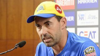 IPL 2020, CSK vs SRH: Stephen Fleming Loses Cool Over Criticism of MS Dhoni Batting Position, Defends Move to Send Kedar Jadhav Ahead Chennai Super Kings Captain