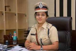 IPS Officer Says Firecrackers Not a 'Hindu Tradition', Row Leads to Account Suspension of 'True Indology'
