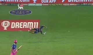WATCH | Karthik Redeems Himself, Takes a One-Handed Screamer