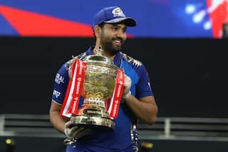 IPL 2020: चैंपियन मुंबई इंडियंस को मिला 20 करोड़ का चेक; जानें किसे मिली कितनी ईनाम राशि