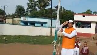 Bihar's New Education Minister Struggles to Recite National Anthem, Trolled on Twitter | Watch