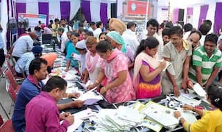 Jan Dhan Account Yojana News: Aadhaar से बैंक खाते को करिए लिंक- जीरो बैलेंस में भी खाते से निकाल सकेंगे पांच हजार रुपये
