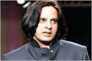 Rahul Roy's First Video From The Hospital Goes Viral, Actor Waves After Recovering From Brain Stroke