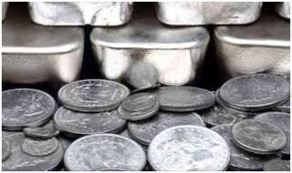 Old Silver Coins in Amroha: खेत में जुताई करते समय मिला चांदी के सिक्कों से भरा घड़ा, लोगों ने कुछ ही सेकेंड में लूट लिया खजाना