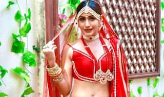 'नागिन' सुरभि चंदना बन गई दुल्हन, शरमाई यूं हैं जैसे शाख़ पे कलियाँ गुलाब की