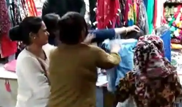 Watch: Angry at Being Called 'Aunty', Woman Abandons Shopping & Beats up Teenager
