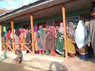 Voting Begins for J&K DDC Polls Phase 4; Over 7 Lakh Voters to Decide Fate of 249 Candidates