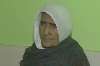 Shaheen Bagh Dadi Bilkis Bano Detained by Delhi Police Soon After Joining Farmers Protest