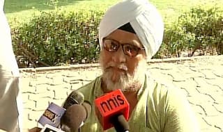 फिरोजशाह कोटला स्टैंड से तुरंत हटाया जाए मेरा नाम, नहीं तो करूंगा कानूनी कार्रवाई: बिशन सिंह बेदी