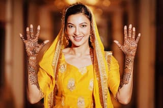 Gauahar Khan Mehendi Ceremony Pictures Out: Actor Glows in Yellow Ethnic Wear, Henna-Clad Hands