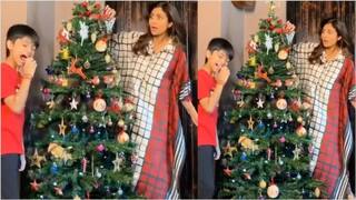 Shilpa Shetty Christmas Tree: शिल्पा शेट्टी ने बेटे वियान के साथ मिलकर सजाया क्रिसमस ट्री, देखें दोनों का वायरल वीडियो