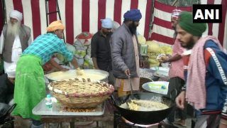 Amritsar Eatery Starts Langar Service For Farmers at Delhi-Uttar Pradesh Border, Will Provide Meals Till Protests Are Over