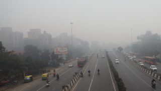 Weather Update Today: दिल्ली में छाए बादल-तमिलनाडु में रेड अलर्ट, इस बार रिकॉर्डतोड़ ठंड के लिए रहें तैयार