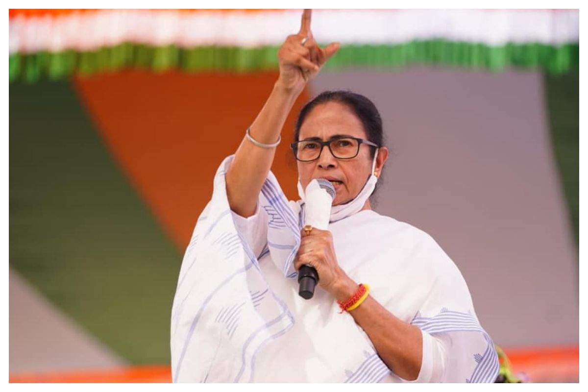 TMC Calls Bengal Governor BJP's Conduit Pipe, Accuses Modi Govt of  Interfering in Federal Structure | India.com
