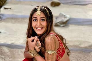 Naagin 5's Bani Aka Surbhi Chandna Gives Candid Shots on Fake Snow Amid Shoot