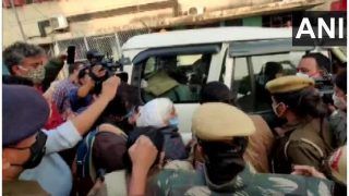 Farmers Protest: किसानों के प्रदर्शन में शामिल होने सिंधु बॉर्डर पहुंचीं 'शाहीन बाग की दादी' को पुलिस ने हिरासत में लिया