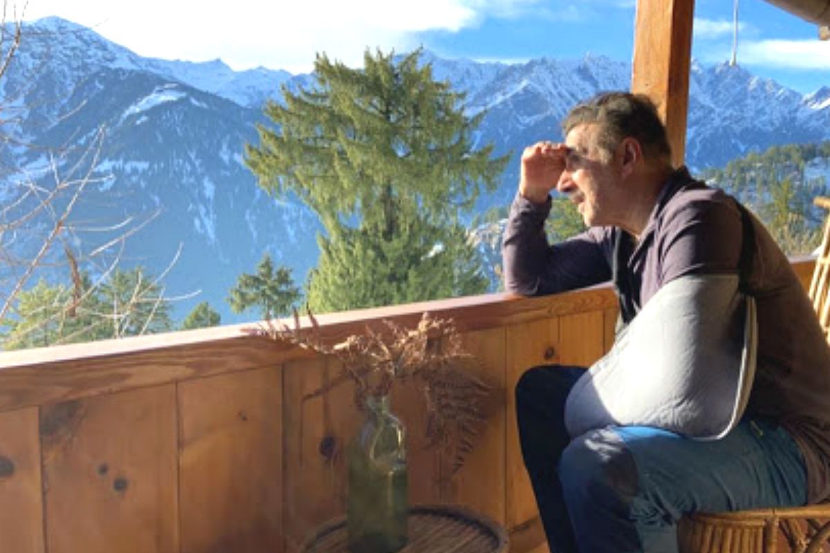 Sunny Deol Enjoys a Stunning View of Hills From Manali After Getting  Diagnosed With COVID-19 | India.com