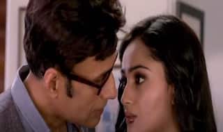 'आश्रम 2' की बबीता ने सिर्फ 'बाबा' के साथ ही नहीं दिया बेडरूम सीन, आरिफ जकारिया के साथ भी कर चुकी हैं लिपलॉक, देखिए वीडियो