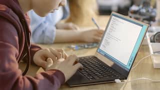 Student Changes Name to 'Reconnecting' in Online Class to Trick Teacher, Twitter Calls Him 'Genius'