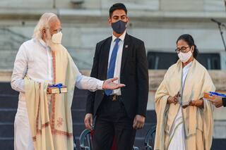 BJP, TMC Lock Horns Over Jai Shri Ram Chants as Mamata Refuses to Address Netaji Event in Kolkata | Key Points