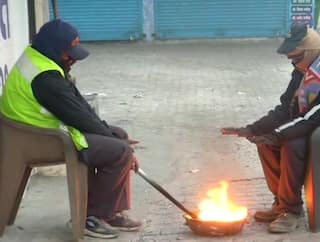 Winter Chill Persists in North India; Dense Fog, Low Visibility Affect Movement of Trains, Flights