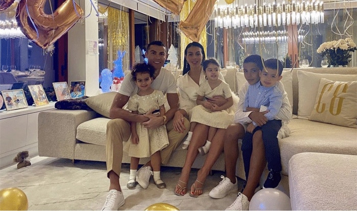 Tendulkar, Ronaldo Lead Wishes on Twitter as Stars From Sporting World Ring in The New Year