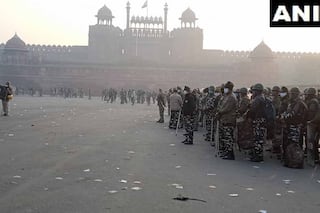 प्रदर्शकारी किसानों के हमले में 300 से ज्‍यादा पुलिस जवान घायल, अभी तक 22 FIR दर्ज