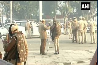 Delhi Violence: पुलिस को झटका, कोर्ट ने दंगों की जांच की तफ्तीश के दिए आदेश, पूछा- किसे बचाने की कोशिश की?