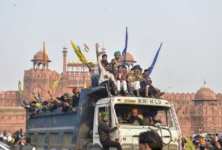 26 जनवरी को लाल किले पर नहीं हुआ तिरंगे का अपमान, वीडियो में नहीं दिखी ऐसी कोई बात: शिवसेना