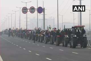 Tractor Rally Hits Traffic on Eastern Peripheral Expressway, Farmers March Towards Delhi