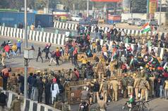 Internet Suspended For 2 Days at Delhi Borders Amid Farmers' Protest