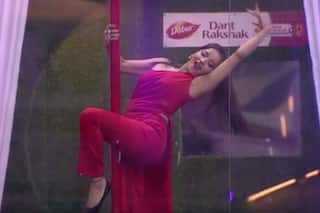 Bigg Boss 14: Monalisa Steamy Pole Dance in Salman Khan Hosted Show Will Blow Your Mind