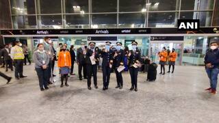 VIDEO: हौसलों से उड़ान होती है...Air India की महिला पायलटों ने रचा इतिहास, ऐसे माप दी 16000 KM की दूरी