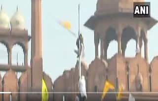 Tractor Rally LIVE Updates: दिल्ली के लालकिले प्राचीर पर पहुंचे किसान आंदोलनकारी, फहराया पीला झंडा, देखें VIDEO