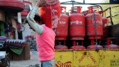 सरकार ने उज्ज्वला योजना के तहत LPG सिलेंडर सब्सिडी एक साल के लिये बढ़ायी, 9.6 करोड़ परिवारों को होगा लाभ