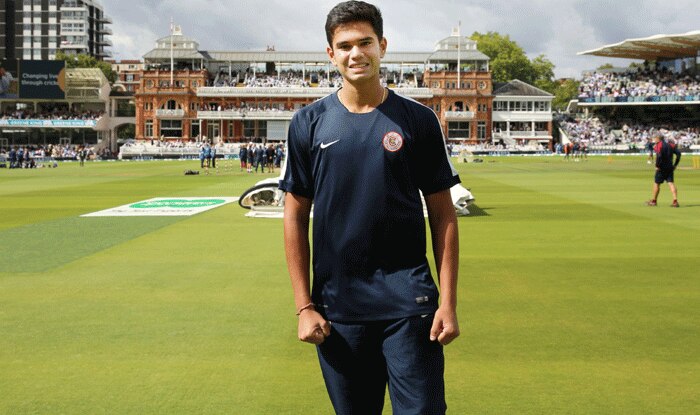 IPL Auction 2021: Arjun Tendulkar पर पहली बार लगेगा दाव, इन टीमों की निगाहों में हैं तेंदुलकर जूनियर