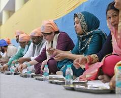 Priyanka Gandhi Vadra Visits Sant Ravidas Temple in Varanasi on His Birth Anniversary | See Pictures