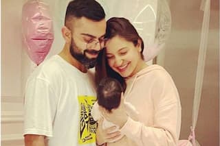 Anushka Sharma-Virat Kohli Introduce Daughter Vamika: Twitter Reacts to Her First Picture