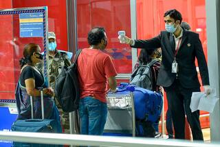 Domestic Flight Ticket Fare: घरेलू हवाई यात्रा होगी महंगी, एक जून से बढ़ेंगे फ्लाइट टिकट के दाम