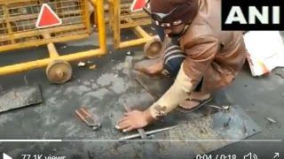 Farmers Protest Latest Video Viral: पहले लगाईं कीलें-कंटीले तार, अब उखाड़ रहे पुलिसवालों ने ये कहा...