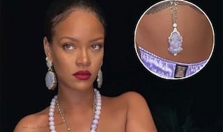 Rihanna ने Topless तस्वीर के साथ गले में पहना भगवान गणेश का पेंडेंट, लोगों ने निकाली जमकर भड़ास