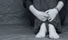 दोस्त के बर्थडे में 'चुपके' से गई 16 साल की लड़की से गैंगरेप, लड़कों ने रात भर दिखाई हैवानियत, फिर पेट में...