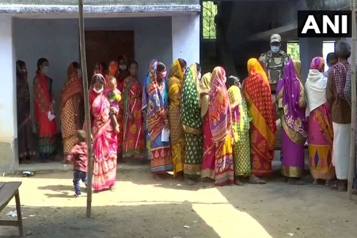 Sporadic Violence Marks 1st Phase of Polls in West Bengal; Peaceful Voting in Assam So Far | Key Points