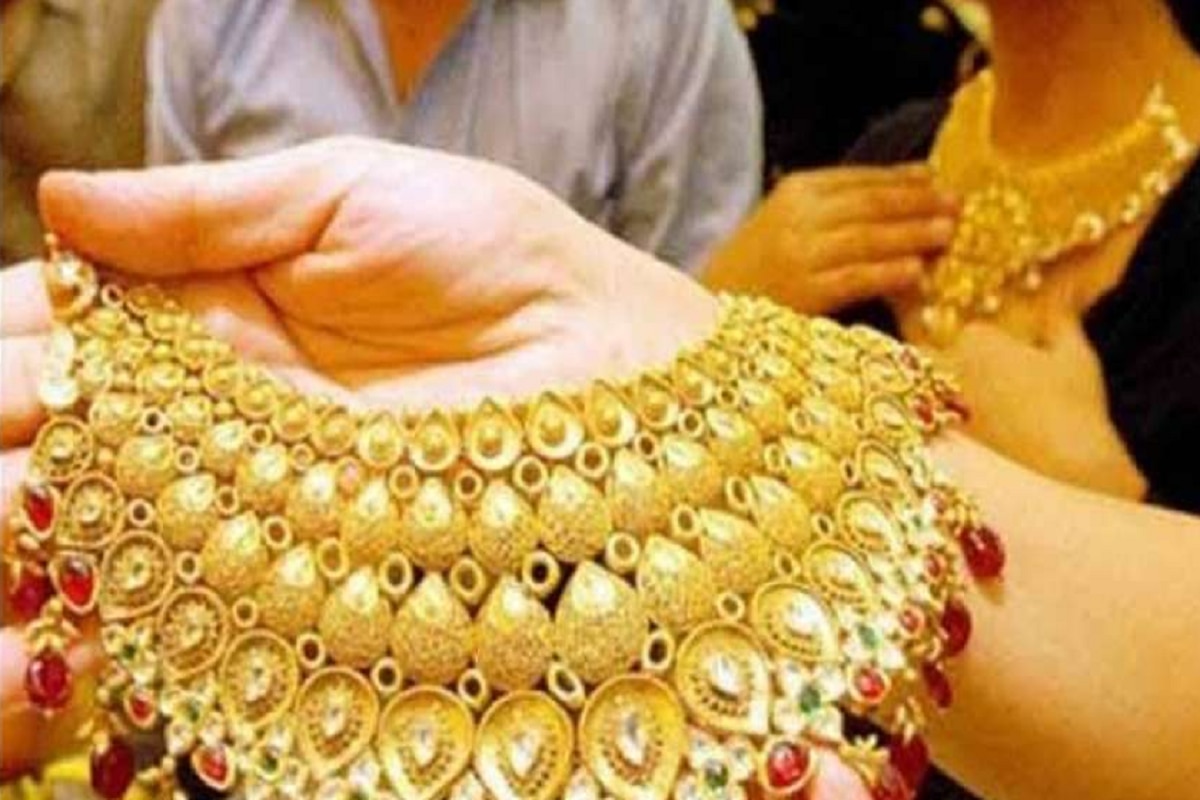 Gold Price Today, 27 March 2021: Gold Rates Dip Below    44,000 Ahead of Holi. Check Revised Prices